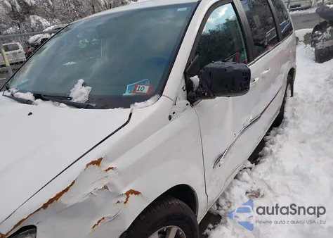 2014 Chrysler Town & Country Touring z USA, uszkodzony, nr VIN 2C4RC1BG2ER131507